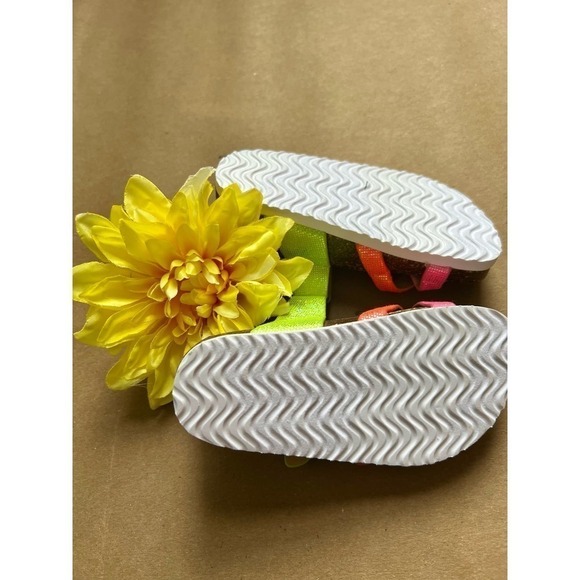 ⭐️NWT BRIGHT AND HAPPY SANDALS - Picture 6 of 6